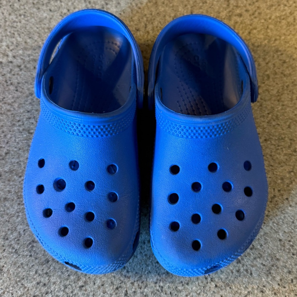 Crocs size 11 EUC